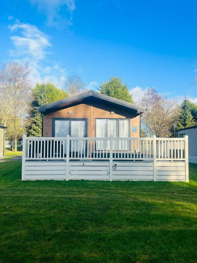 Bushmills Lodge With Hot Tub Thornton  Εξωτερικό φωτογραφία
